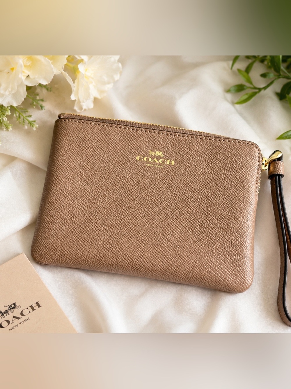 Coach Corner Zip Wristlet Beige Taupe Crossgrain Leather Zip Pouch Wallet